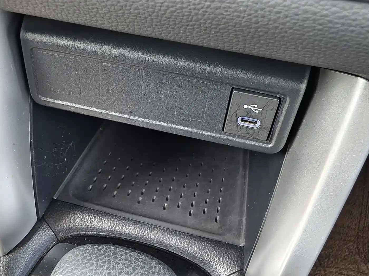 Toyota Frontlander 2024 2.0L CVT Elite Edition фото 13