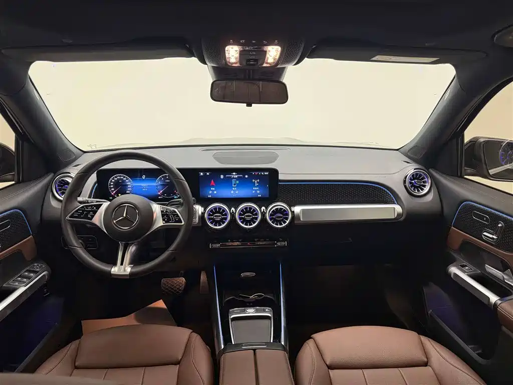 MERCEDES-BENZ GLB