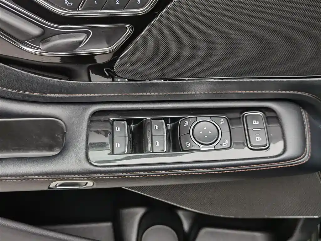 Lincoln Aviator 2023 3.0T V6 AWD Premium Cruise Edition 6-Seater фото 9