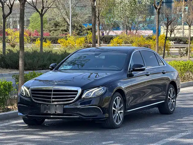 MERCEDES-BENZ E CLASS