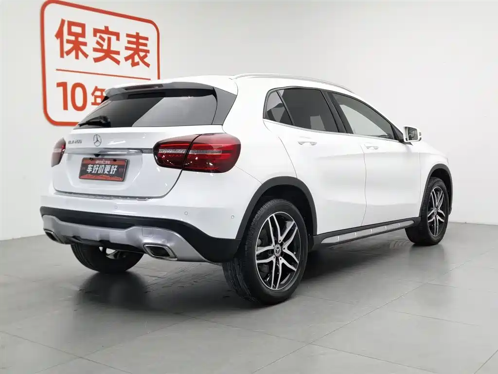Mercedes-Benz GLA 2017 GLA 200 Fashion фото 2