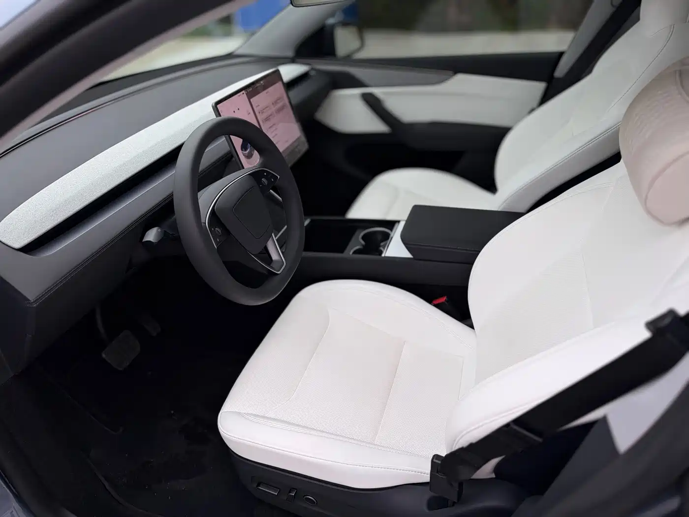 Tesla Model Y 2026 2025 Model Long Range All-Wheel Drive Launch Edition