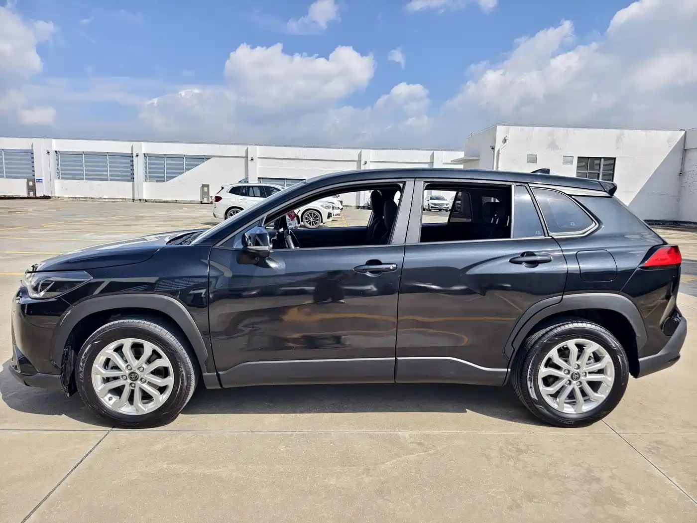 Toyota Frontlander 2024 2.0L CVT Elite Edition фото 3