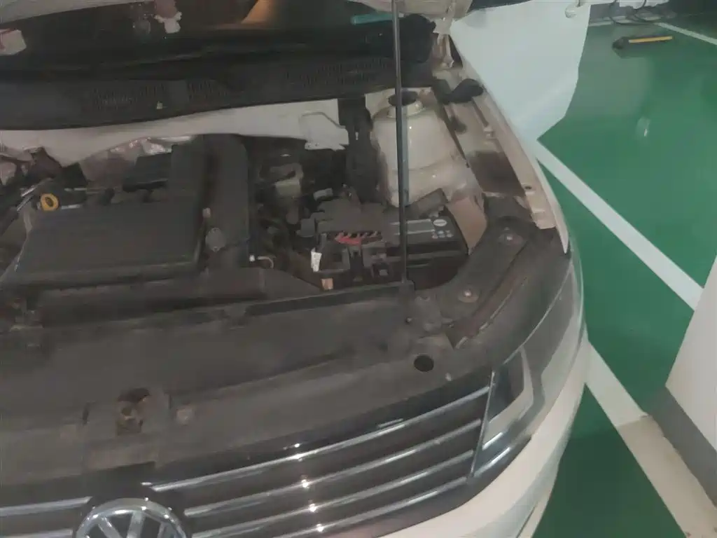 Volkswagen Lavida Tour 2017 180TSI DSG Comfort Edition фото 22