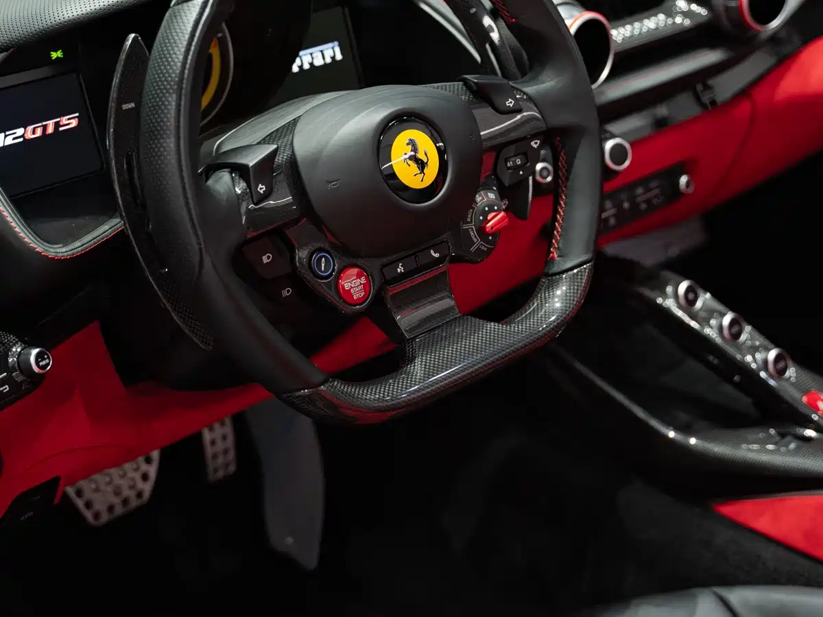 FERRARI 812