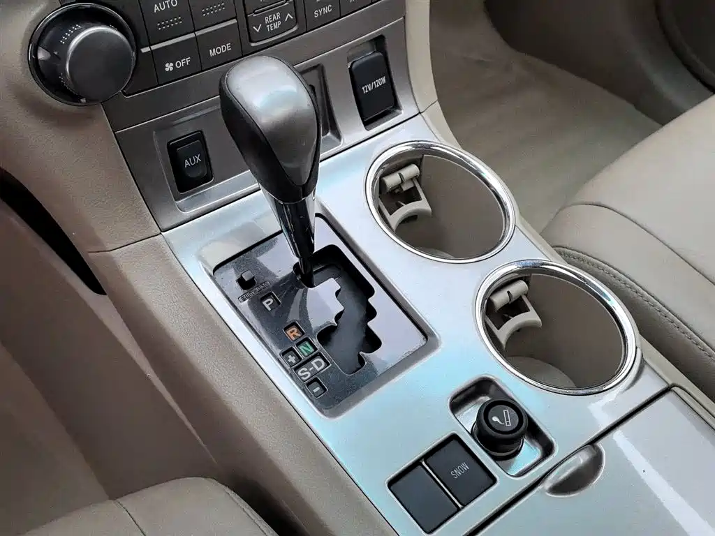 Toyota Highlander 2012 2.7L 2WD 7-Seater Luxury Edition фото 13