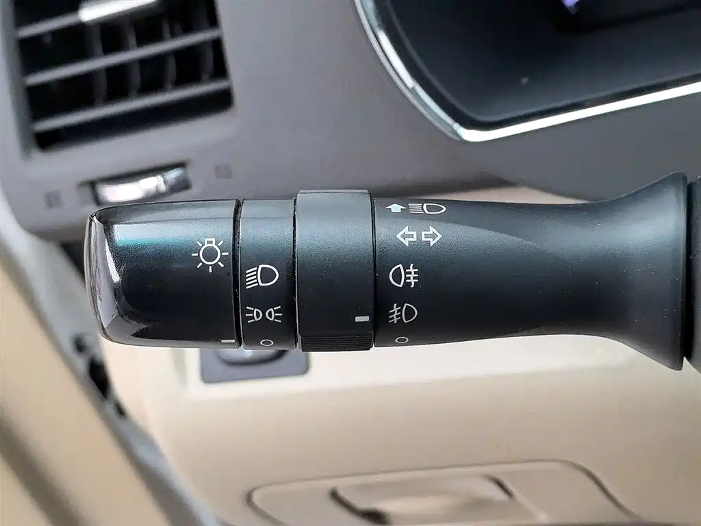 Toyota Highlander 2012 2.7L 2WD 7-Seater Luxury Edition фото 21