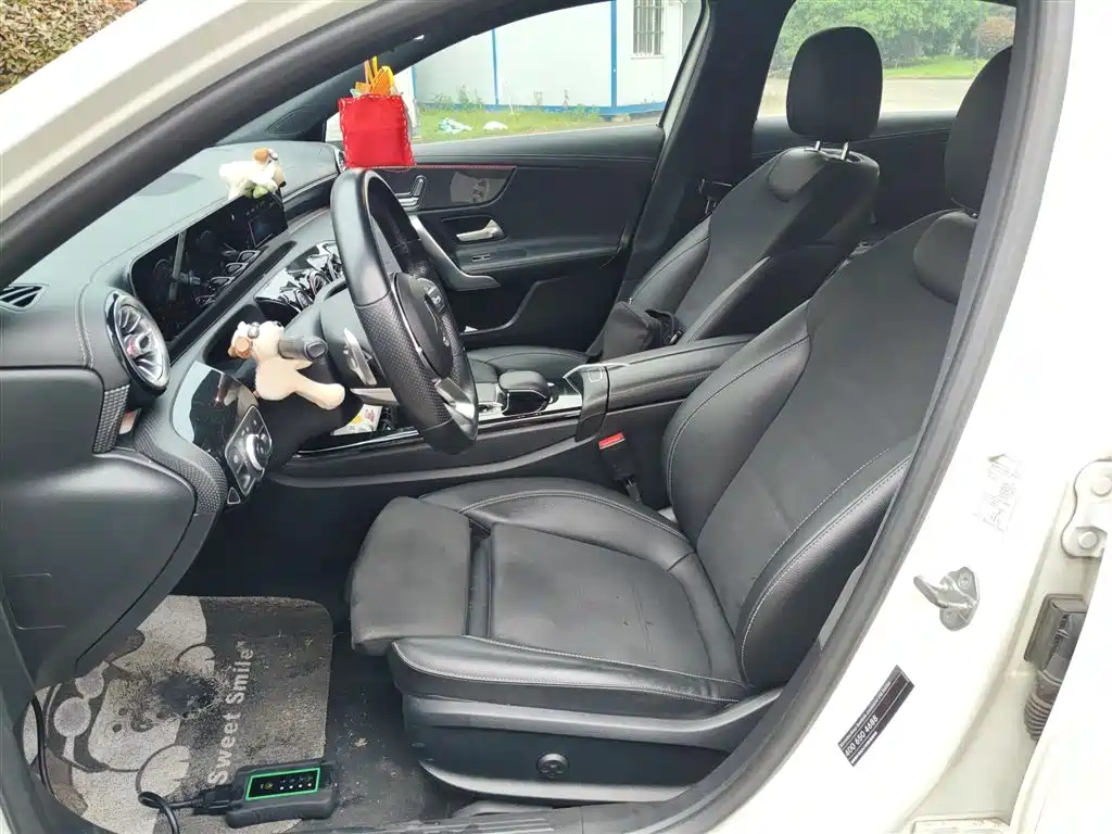 Mercedes-Benz A-Class 2019 Facelift A 200 L Sports Sedan фото 14