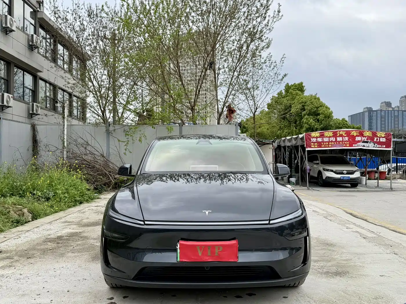TESLA MODEL Y