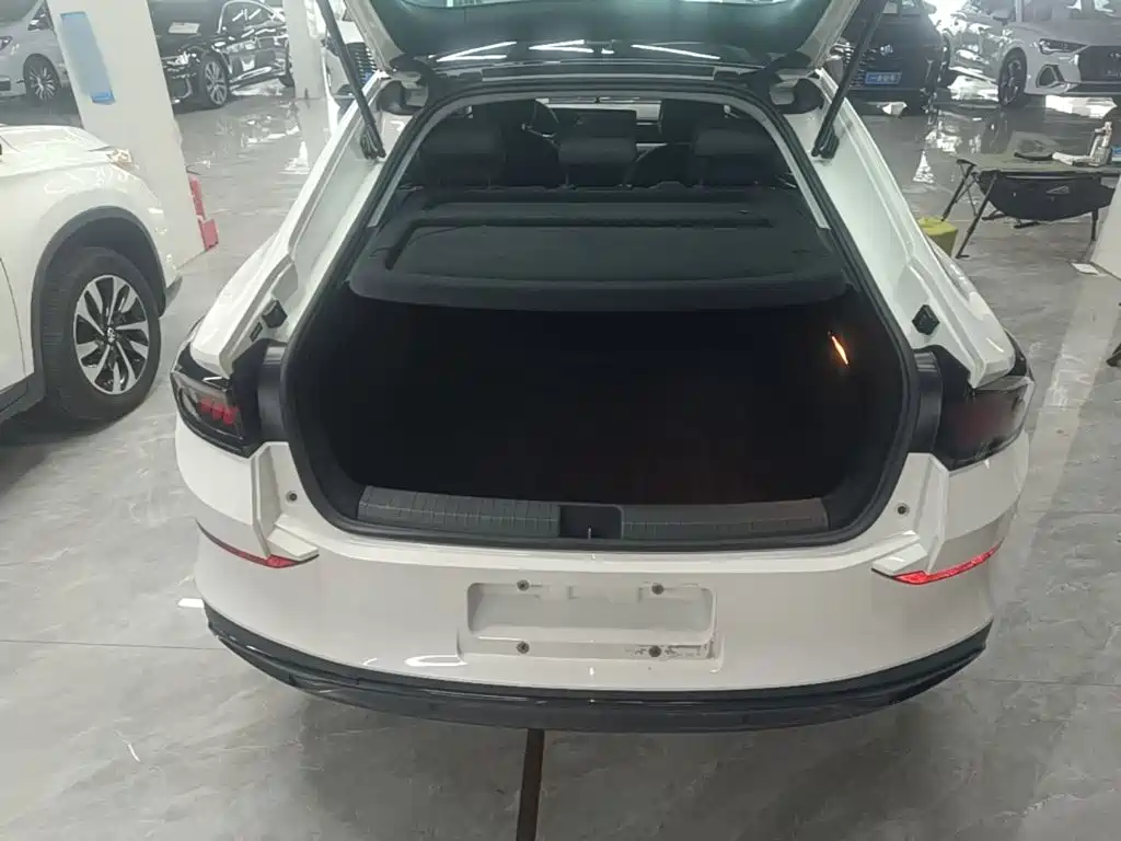 Photo 19 - Volkswagen Lamando