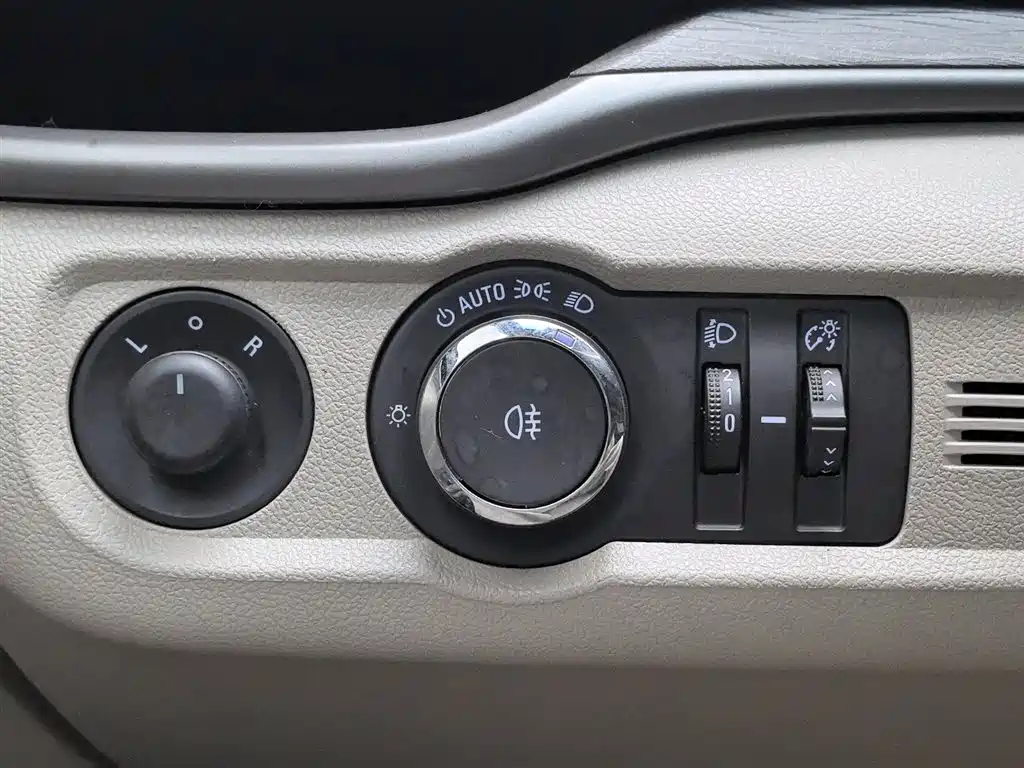 Buick Excelle 2019 15T Manual Elite Type China VI фото 21