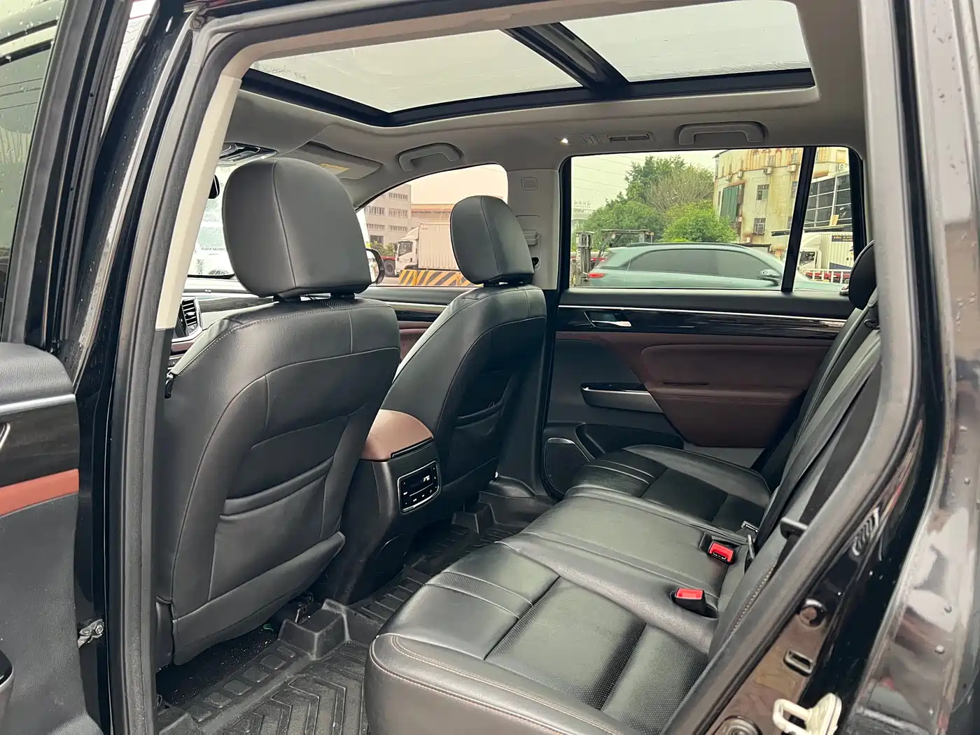 GAC Trumpchi Trumpchi GS8 2017 320T 2WD Luxury Smart Connect (7-seater) фото 18