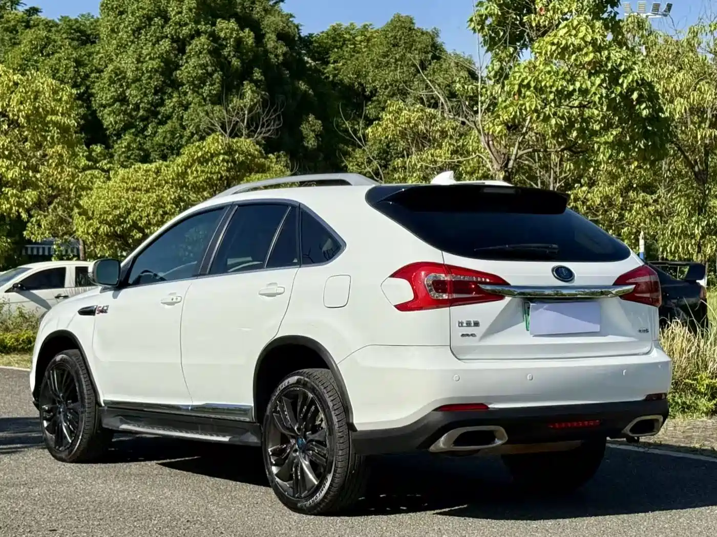 BYD Tang New Energy 2017 Model 2.0T Full-time 4WD Elegance фото 7