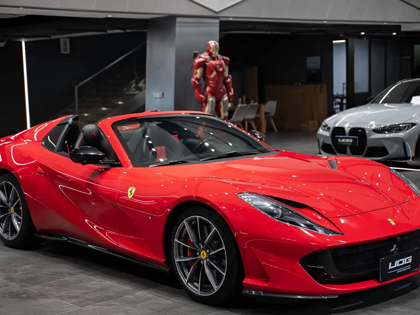 FERRARI 812