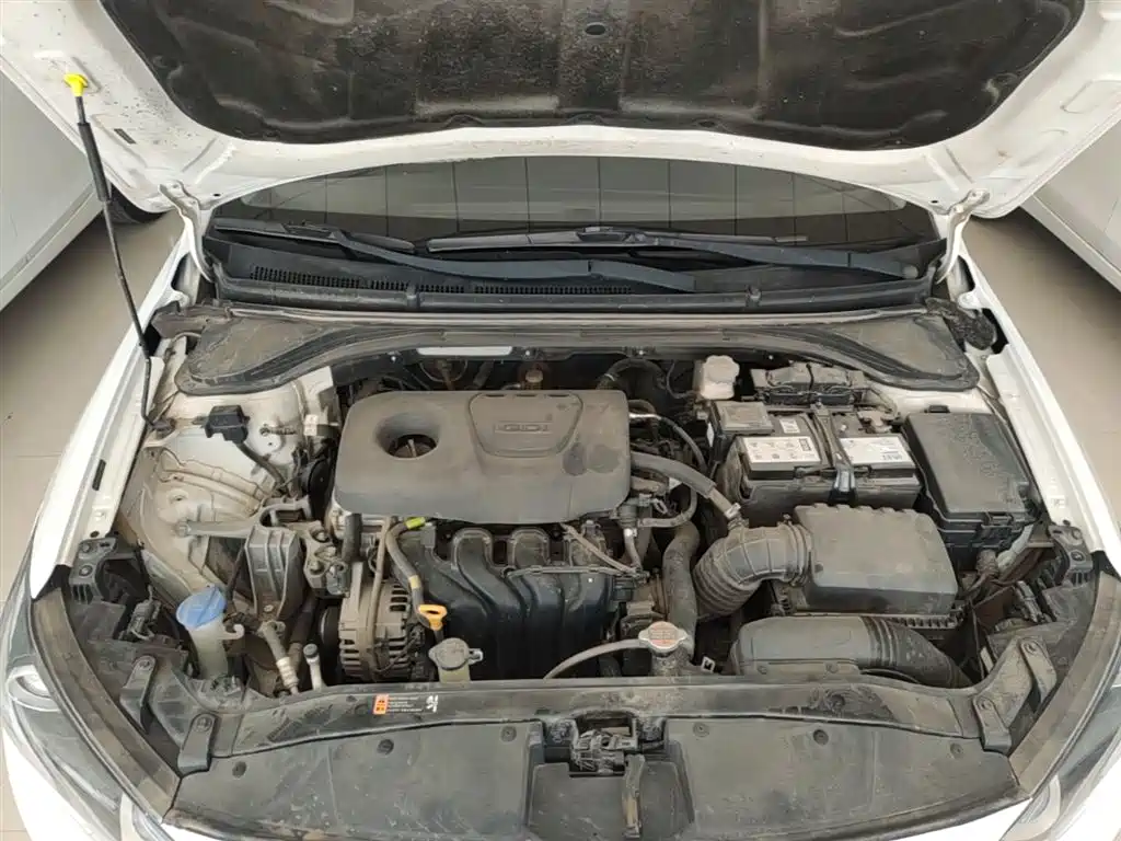 Hyundai Elantra 2016 Model 1.6L Automatic Smart Elite фото 20