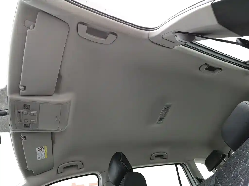 Volkswagen Tiguan L 2023 330TSI Auto 2WD Comfort Edition фото 14