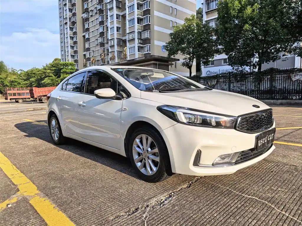 Kia K3 2016 1.6L Automatic GLS фото 3