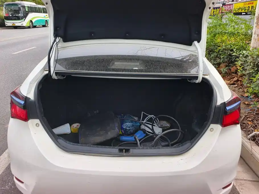 Toyota Corolla Twin Engine E+ 2020 2019 1.8L E-CVT Leading Edition
