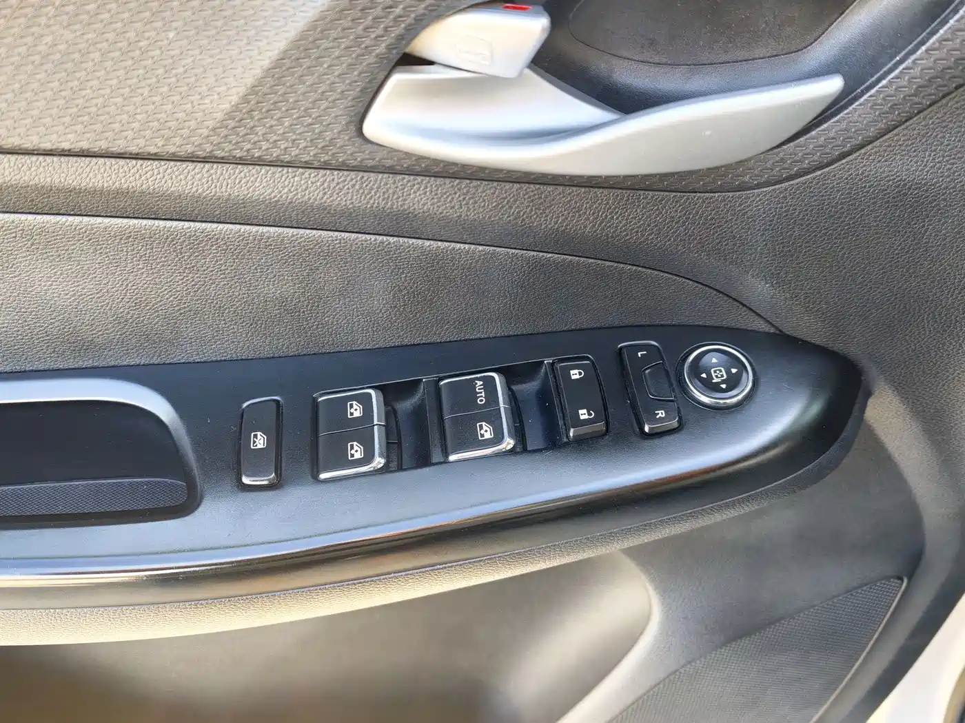 Baojun 730 2020 2019 1.5T CVT Fashion Edition 7-Seater China VI