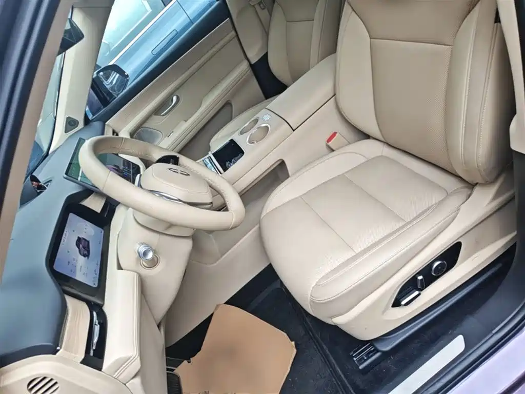 AITO Wenjie AITO M5 2025 Extended Range Ultra AWD фото 15