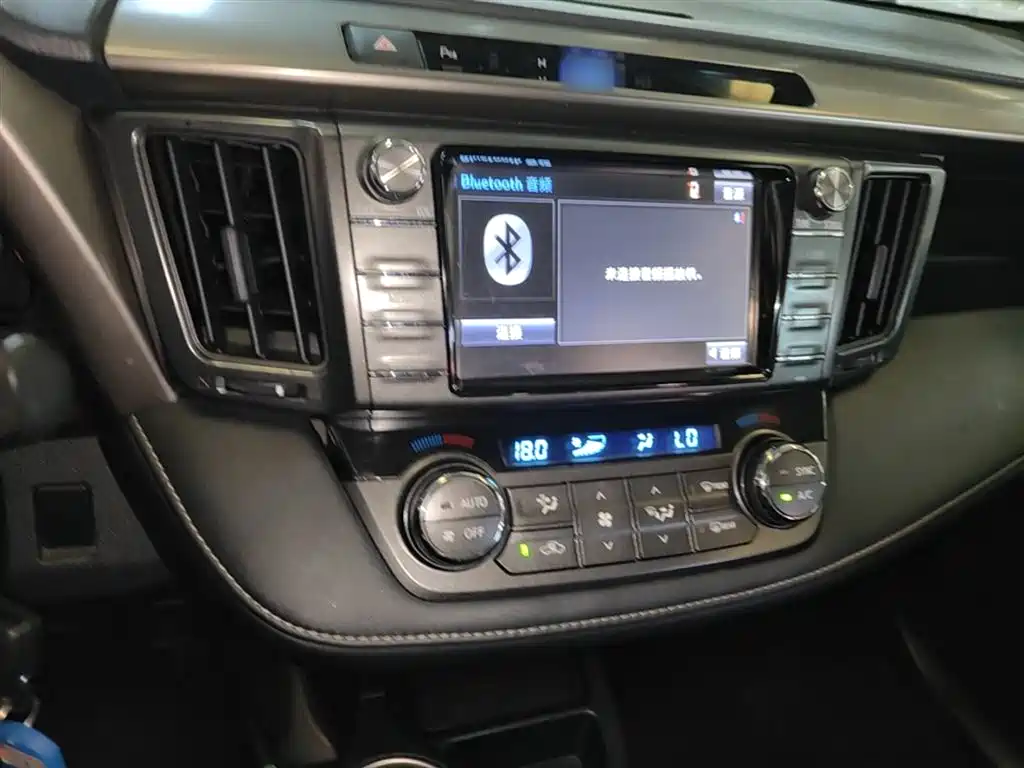 Toyota RAV4 Rongfang 2015 2.0L CVT 2WD Trend Edition фото 10