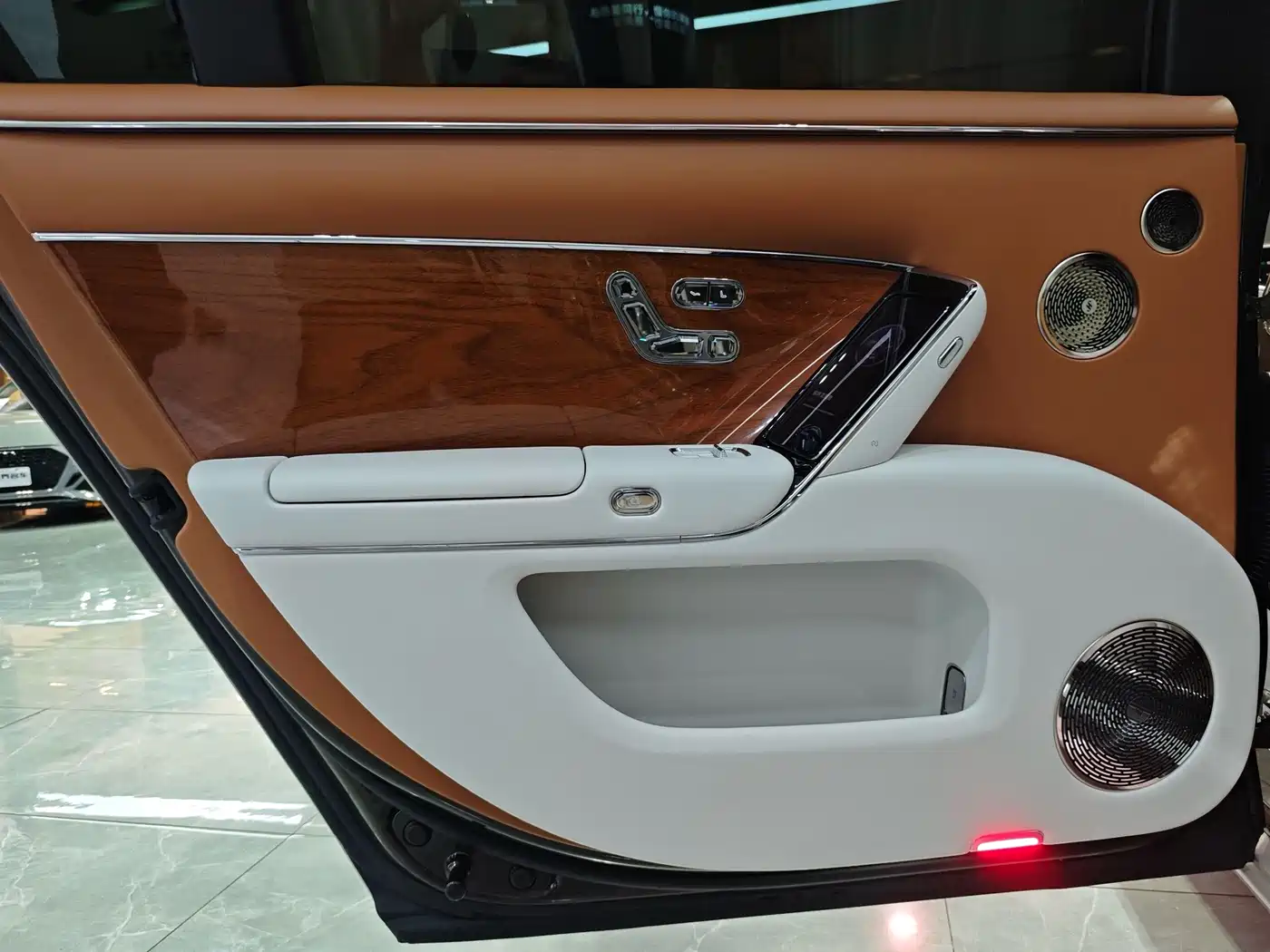 Zunjie S800 2026 2025 Model Extended Range Starlight Executive Edition 4-seater