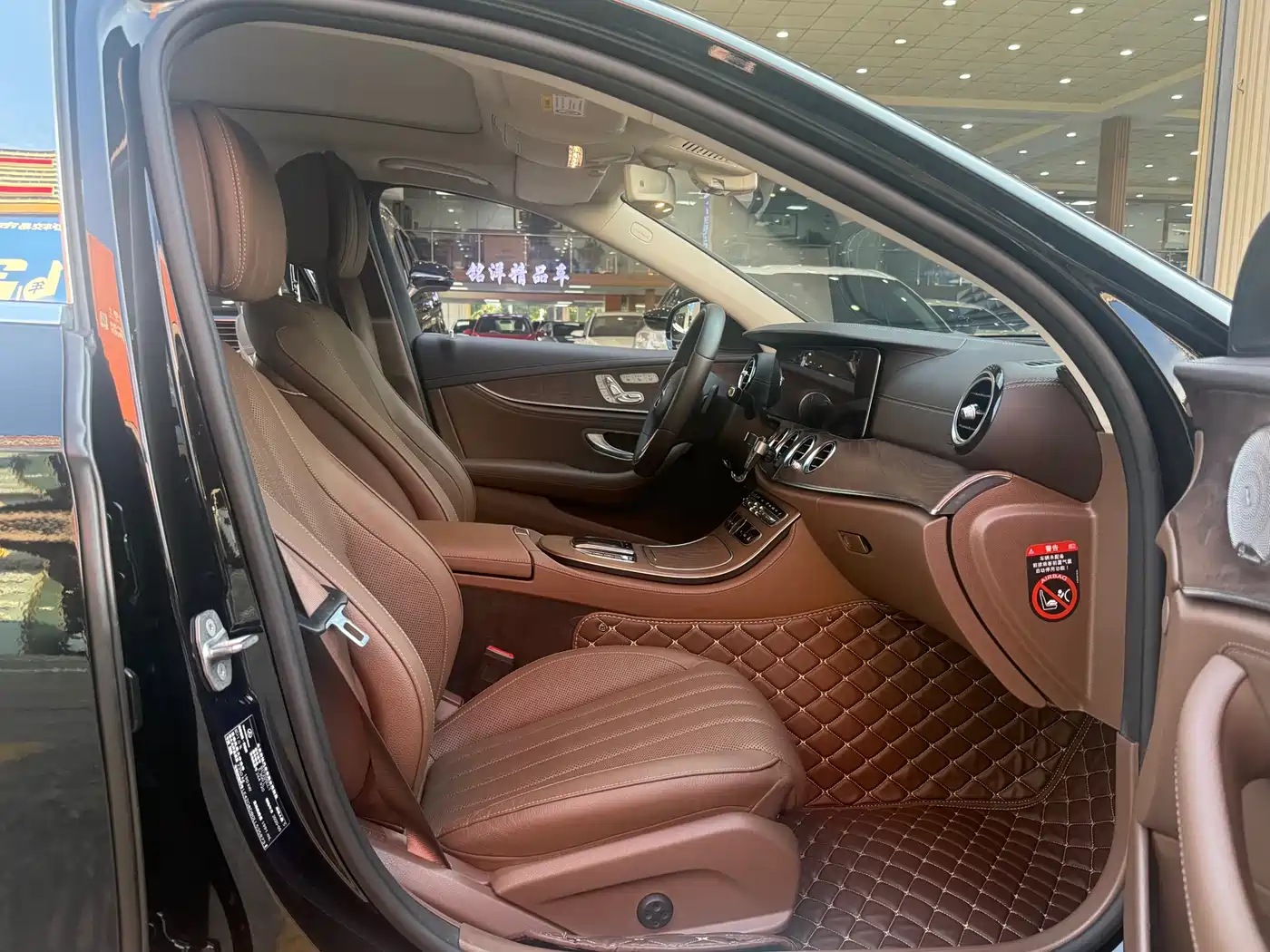 Mercedes-Benz E-Class 2020 Facelift E 300 L Exclusive фото 16