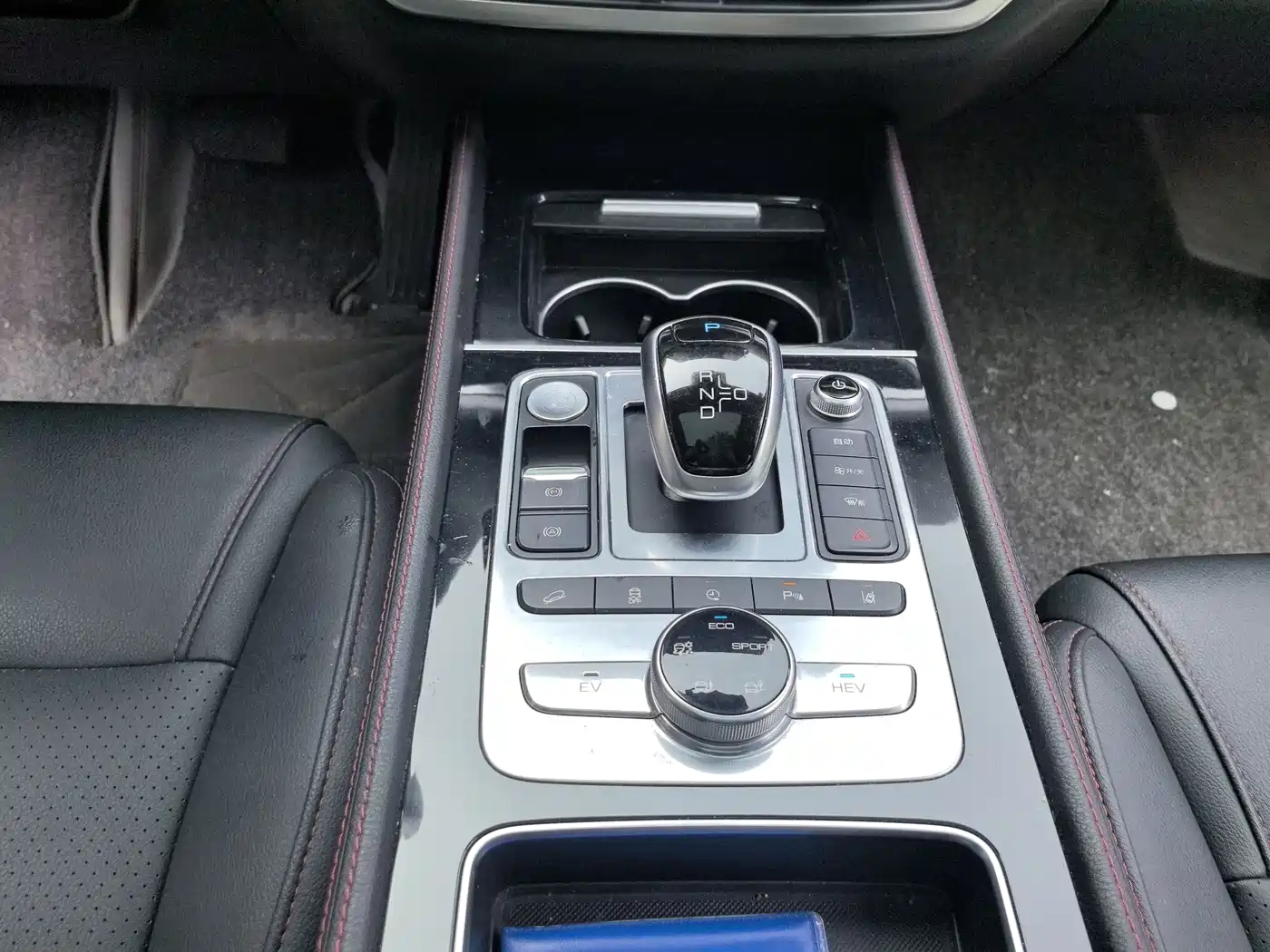 BYD Tang New Energy 2018 DM 2.0T AWD Smart Connection Enjoy Edition 7-Seater China V фото 10