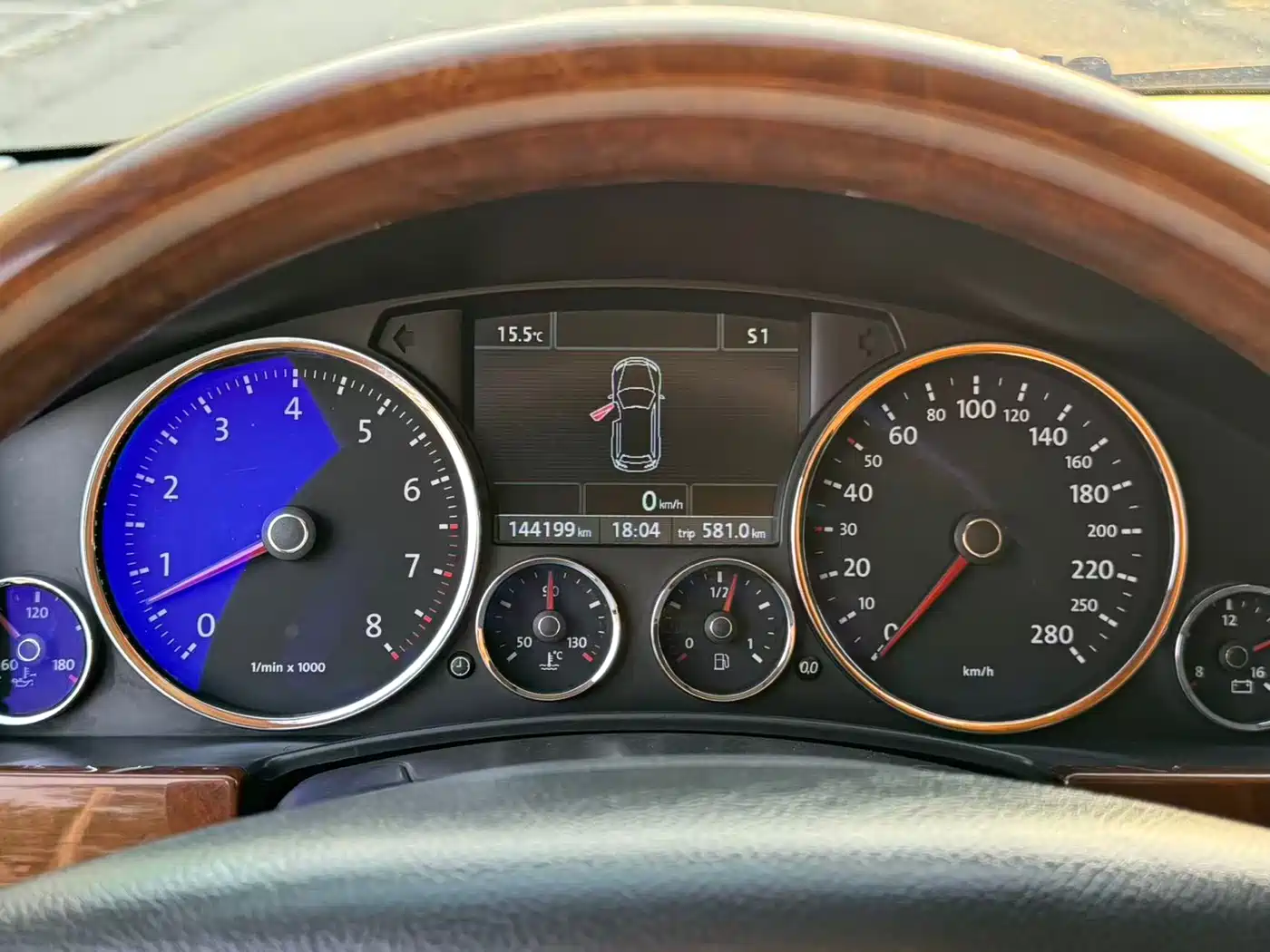 Volkswagen Touareg 2007 4.2L Standard фото 15