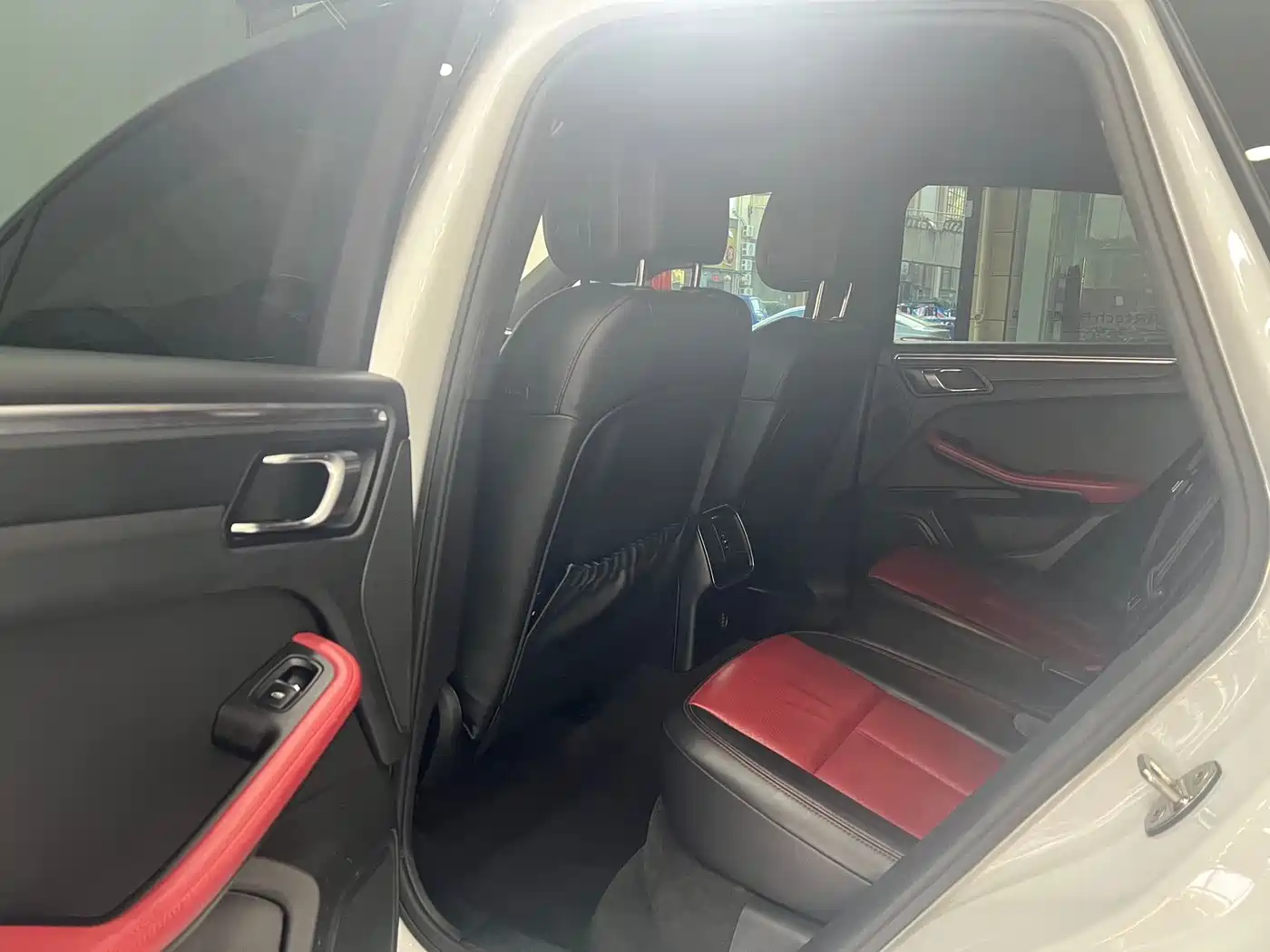Porsche Macan 2018 Macan 2.0T фото 4