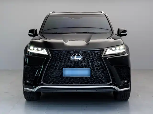 Lexus LX 600