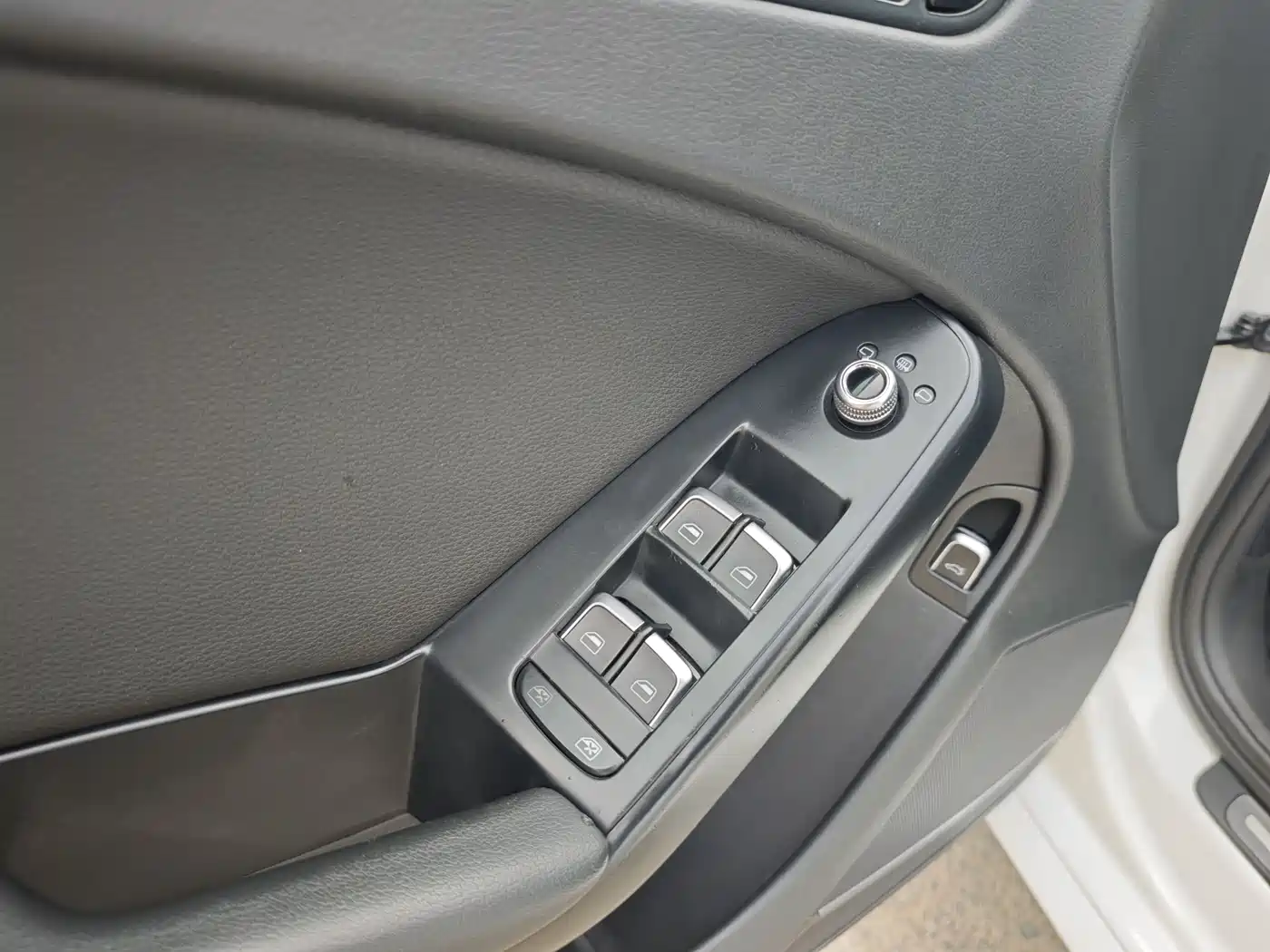 Audi A4L 2013 35 TFSI Automatic Comfort фото 13