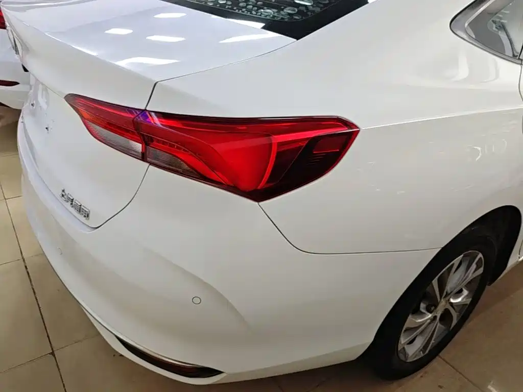 Photo 8 - Buick Verano