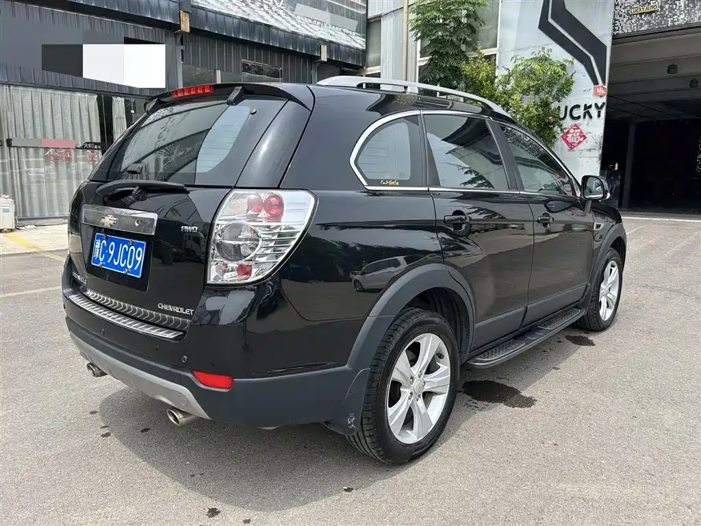 Chevrolet Captiva (Import) 2011 Model 2.4 AT 7-Seater Luxury Navigation Edition фото 6