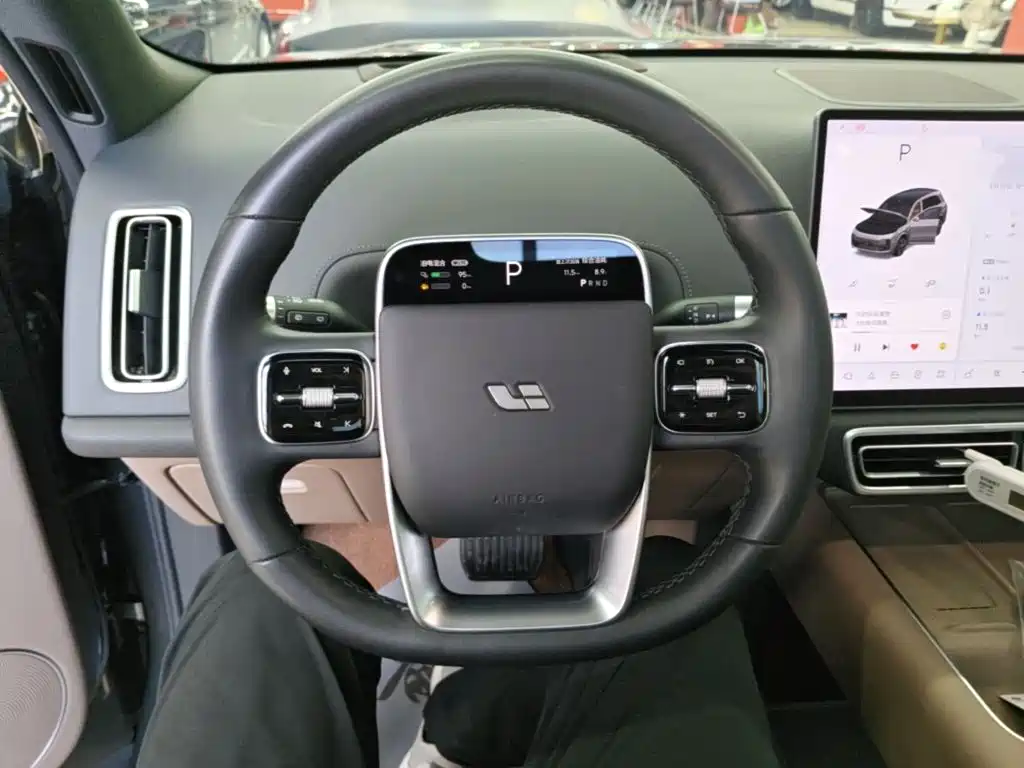 Li Auto Li L8 2025 2025 Max Smart Renewal Edition