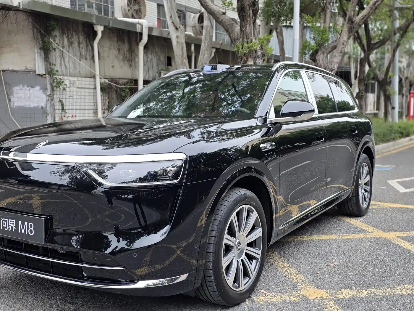 AITO Wenjie AITO M8 2025 Extended Range Max 37kWh 5-Seater фото 3