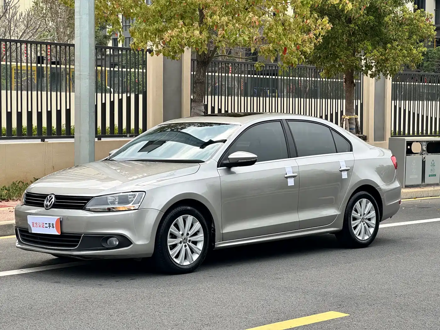 Volkswagen Sagitar 2014 Facelift 1.6L Automatic Comfort