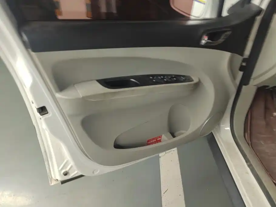 Фото 7 - Dongfeng Fengxing Joyear X3