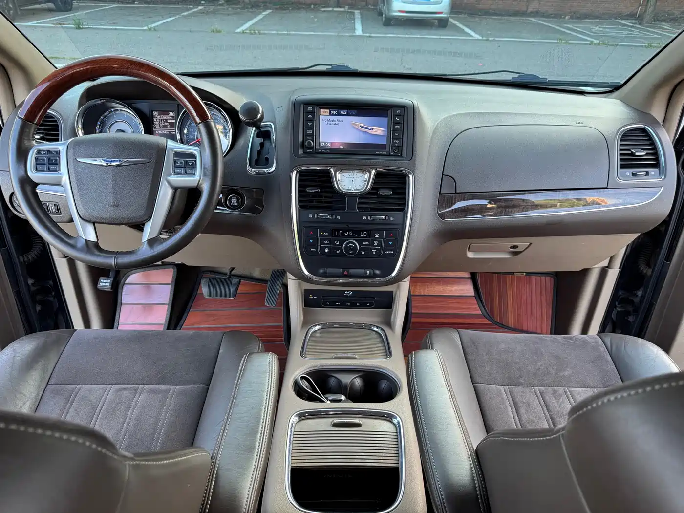 Chrysler Grand Voyager (Import) 2014 2013 3.6L Luxury Edition