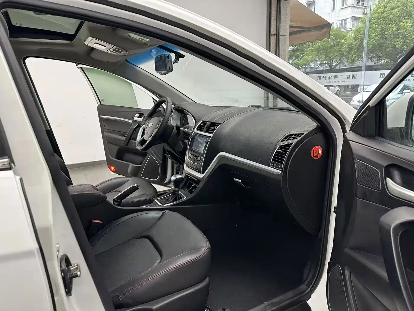 Фото 6 - Geely Emgrand