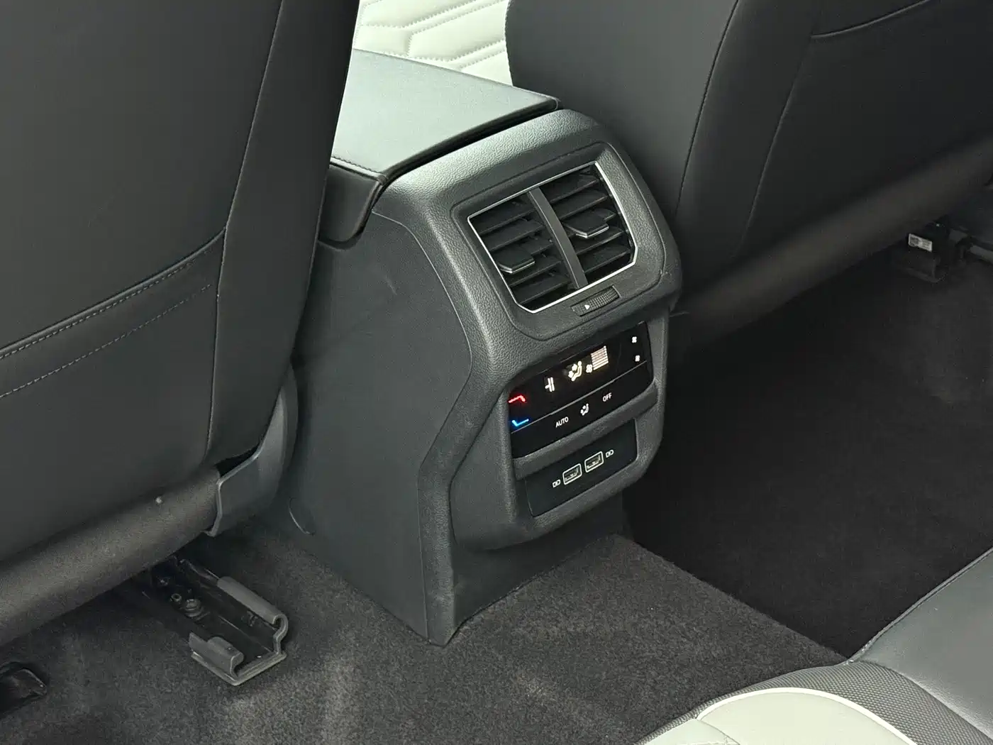Volkswagen Tayron 2023 280TSI 2WD Luxury Plus Advanced Edition фото 15