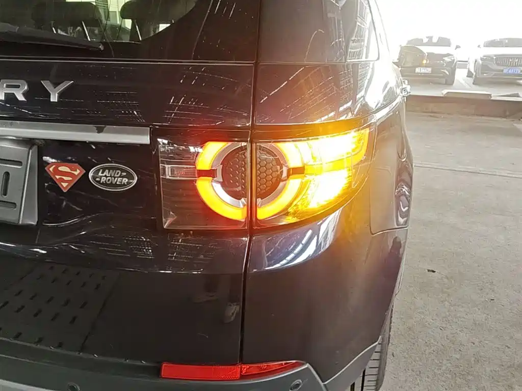 Land Rover Discovery Sport (Import) 2015 2.0T HSE Luxury фото 8
