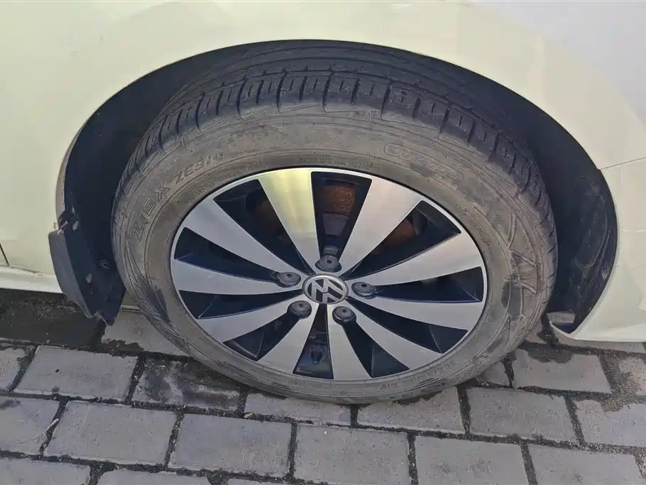 Volkswagen Sagitar 2018 1.6L Automatic Comfort фото 6