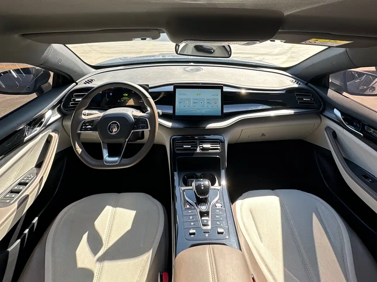 BYD Qin PLUS 2024 Glory Edition DM-i 55KM Leading фото 9