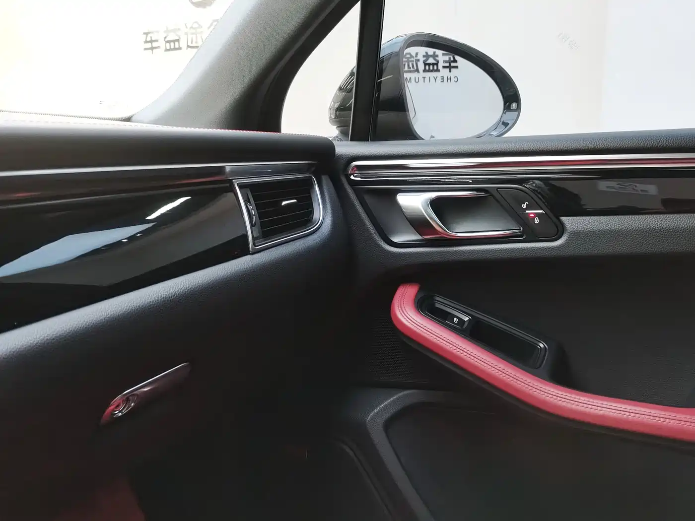 Porsche Macan 2017 Macan S 3.0T фото 10