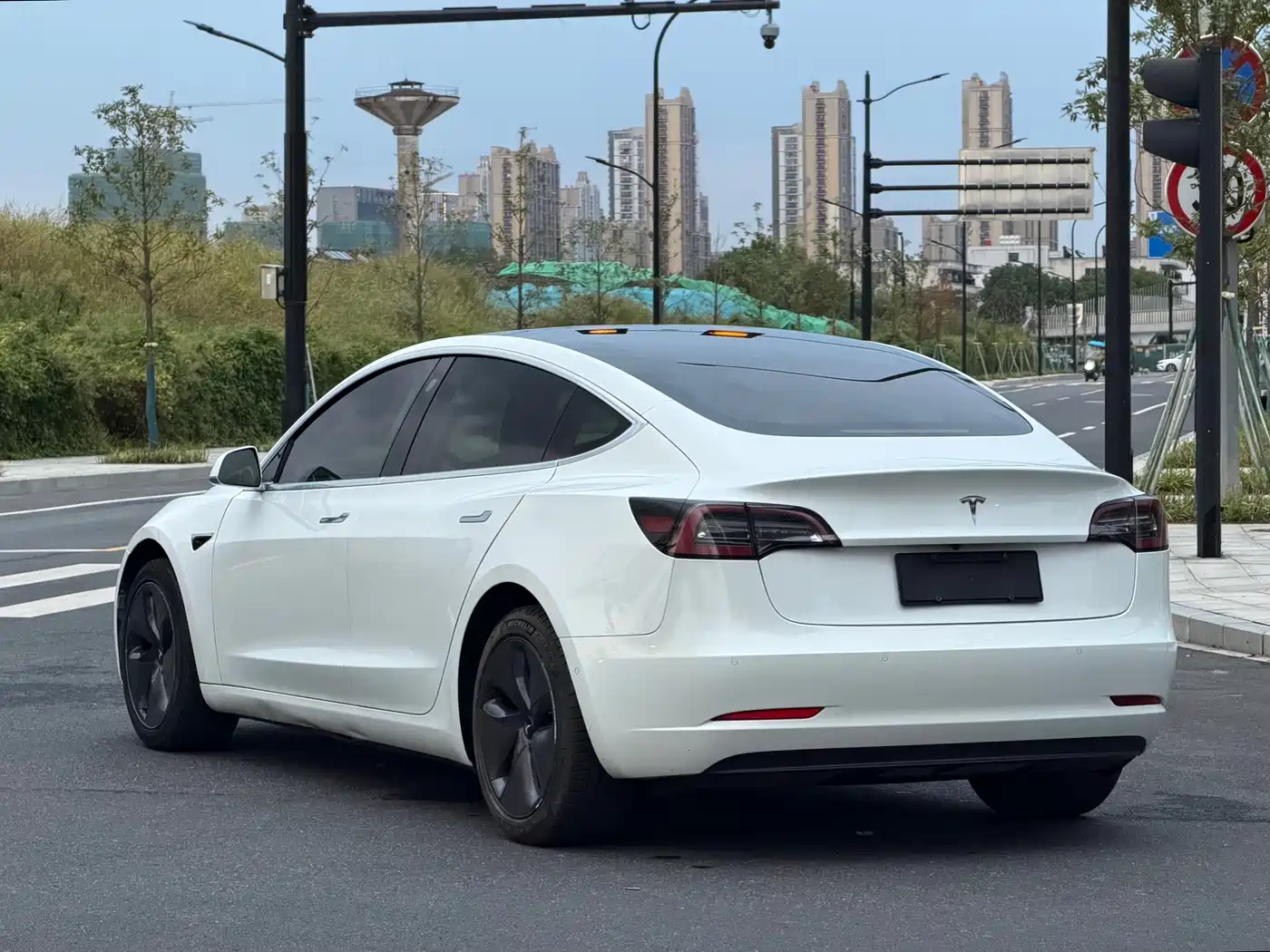 Tesla Model 3 (Import) 2020 2019 Standard Range RWD Upgraded Edition