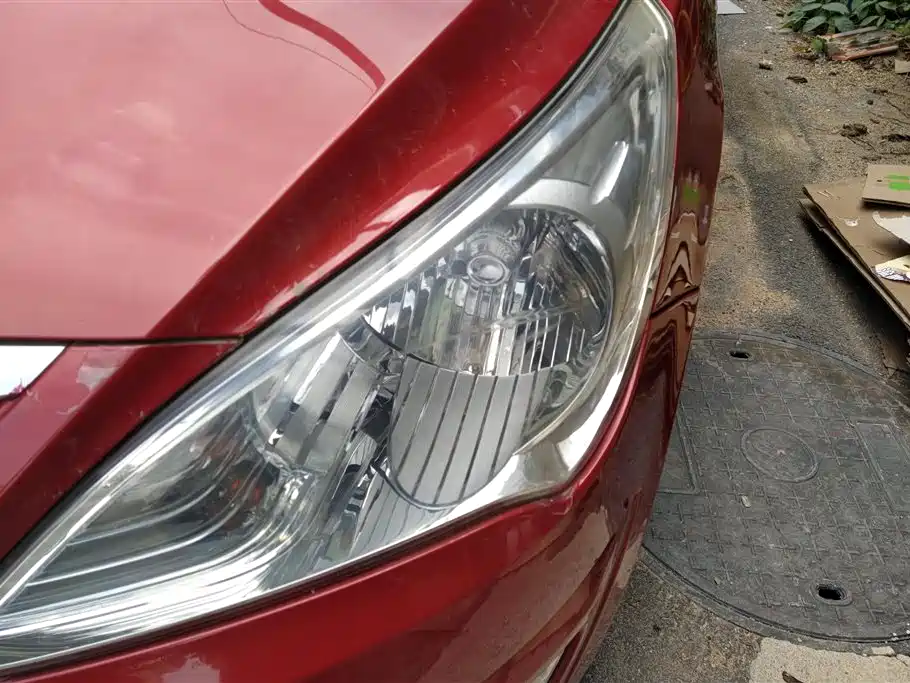 Hyundai Verna 2010 Sedan 1.4L Automatic Fashion GT фото 5