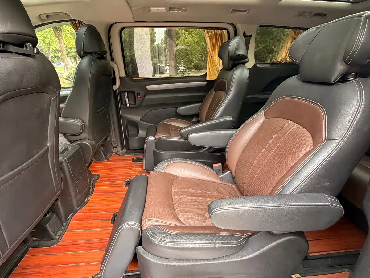 SAIC Maxus Maxus G10 2015 2014 2.0T Automatic Luxury Executive Edition