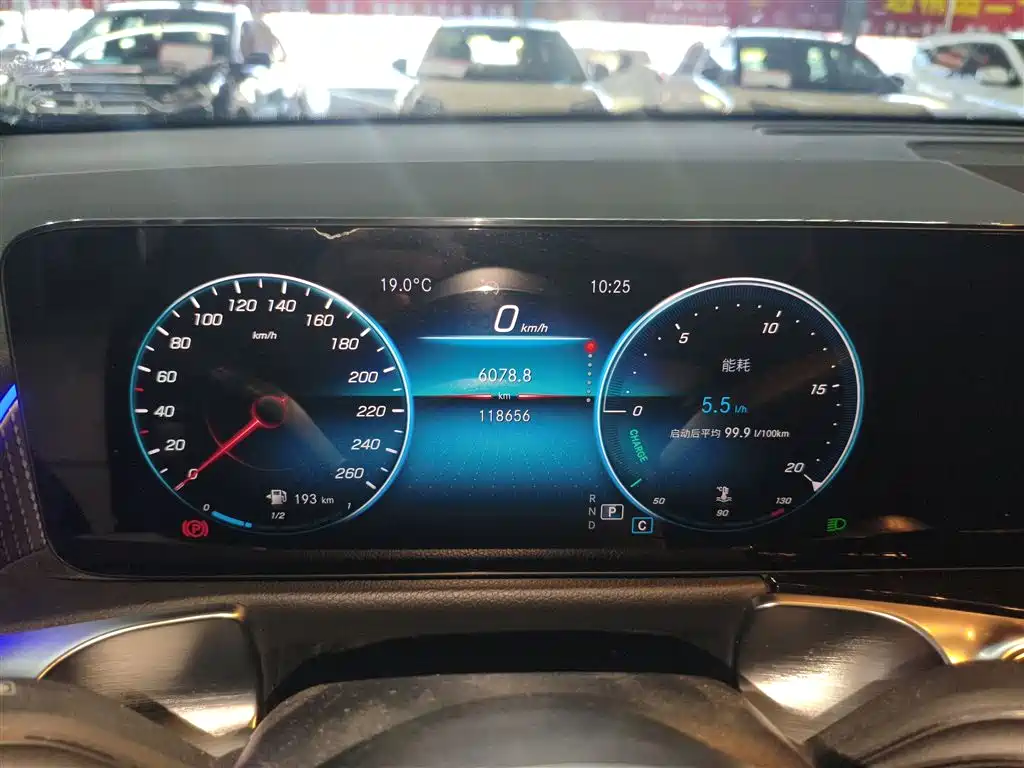 MERCEDES-BENZ GLB