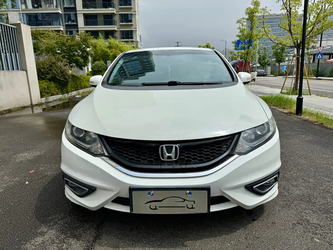 Photo 2 - Honda Jade